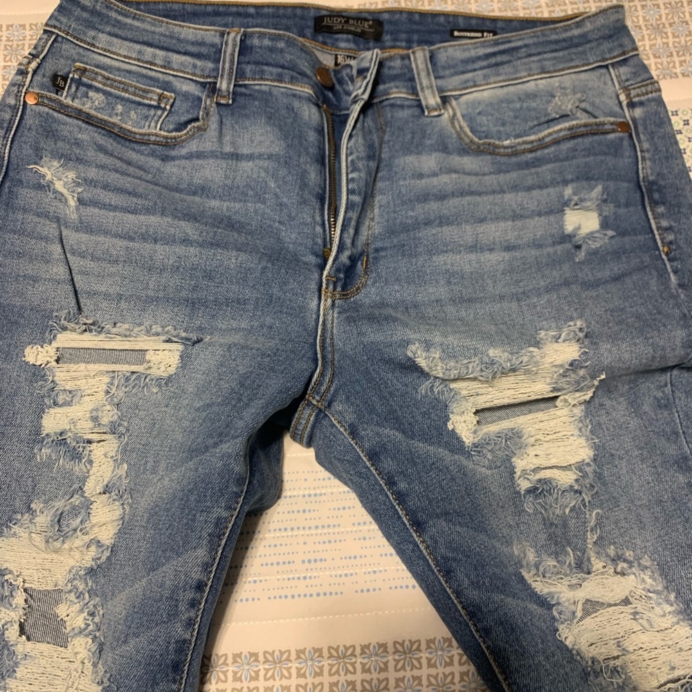 Judy Blue Boyfriend Light Wash Distressed Jeans